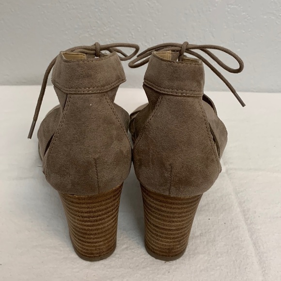 Chunky Heel Sandals, Size 9.5M - Picture 4 of 10